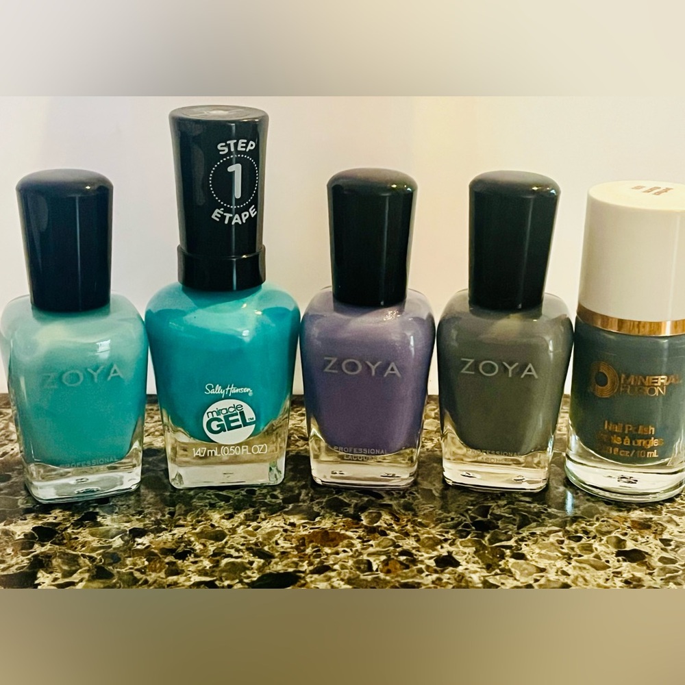 Zoya, mineral fusion and Sally Hansen Nail Polish Set